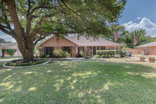 302 Johnson St, Seagoville, TX, 75159-3636 | Card Image