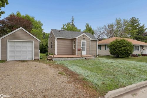335 E L St, Forest City, IA, 50436-1405 | Card Image