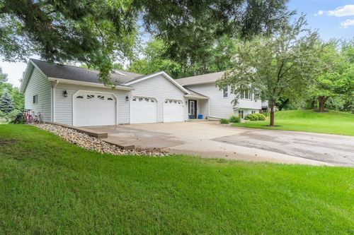 2913 Crestwood Dr Ne, Alexandria, MN, 56308-7973 | Card Image