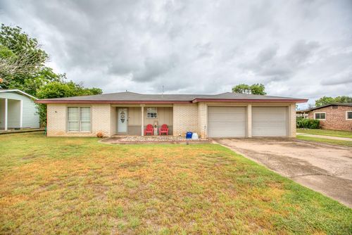 104 Largent Ave, Ballinger, TX, 76821-4120 | Card Image