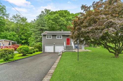 209 Laurel Dr, Cortlandt Manor, NY, 10567-1603 | Card Image