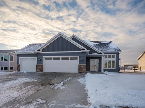 2415 Elk Run Dr Se, Pine Island, MN, 55963 | Card Image
