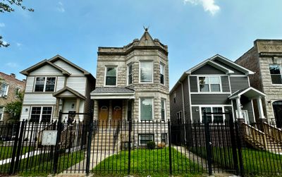 1923 S Sawyer Avenue, Home with 8 bedrooms, 3 bathrooms and 3 parking in Chicago IL | Image 3