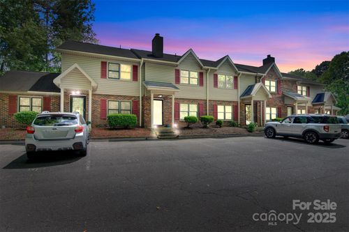 1485 20th Ave Ne, Hickory, NC, 28601-2175 | Card Image