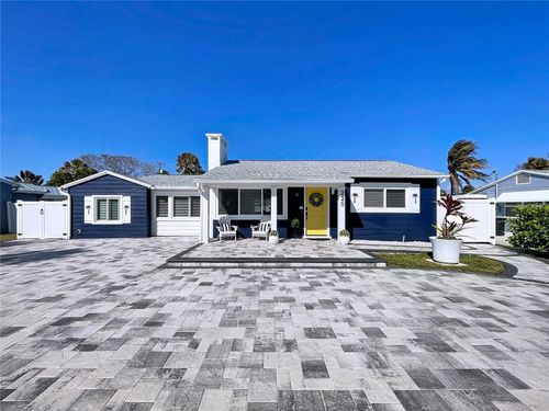 220 40th Ave, ST PETE BEACH, FL, 33706-2610 | Card Image