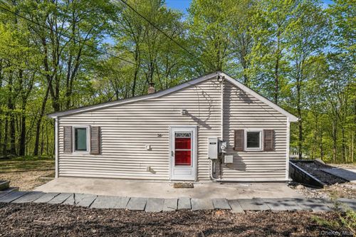 31 Paradise Hl, Highland Mills, NY, 10930-6040 | Card Image
