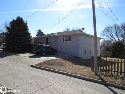 apt-1-521 W 13th St, Carroll, IA, 51401-1970 | Card Image