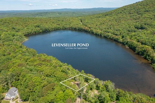 21 Rosenberg Rd, Lincolnville, ME, 04849-5836 | Card Image