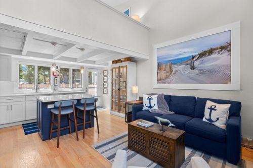 2-4 Railroad Ave, Provincetown, MA, 02657-1513 | Card Image