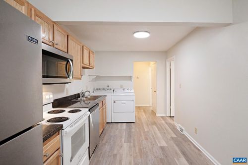 b-120 Raymond Ave, CHARLOTTESVILLE, VA, 22903-3639 | Card Image