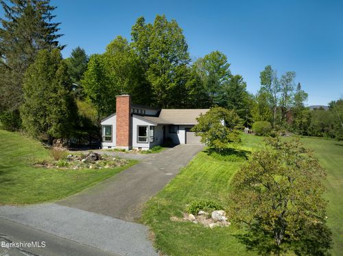 17 Holly Ln, Williamstown, MA, 01267-2938 | Card Image