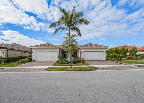 5190 Unity Sq, Vero Beach, FL, 32967-7717 | Card Image