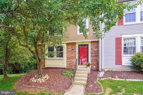 8901 Gutman Ct, SPRINGFIELD, VA, 22153-1135 | Card Image