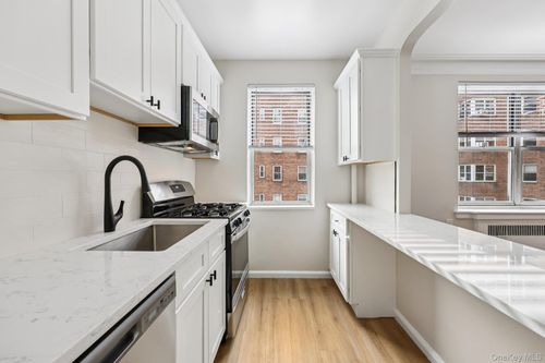 apt-3s-1 Bronxville Rd, Yonkers, NY, 10708-6154 | Card Image