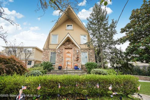 44 Zephyr Ave, Staten Island, NY, 10312-5823 | Card Image