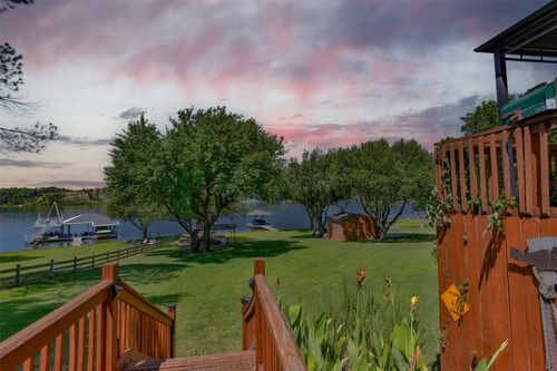 41 Thompson Rd, Gainesville, TX, 76240-6671 | Card Image