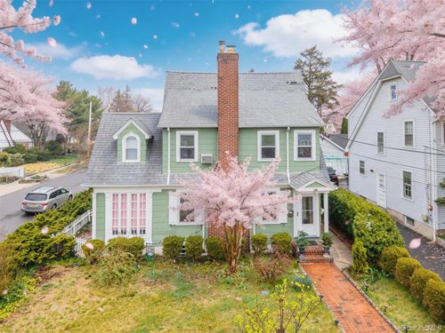 11 Baker Hill Rd, Great Neck, NY, 11023-1434 | Card Image