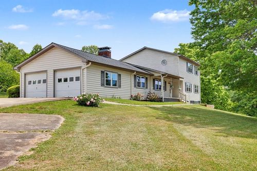 255 Burnt Schoolhouse Rd, Hayesville, NC, 28904-6137 | Card Image