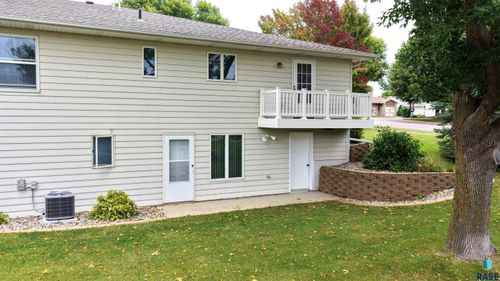 603 W 7th St Street, Dell Rapids, SD, 57022 | Card Image