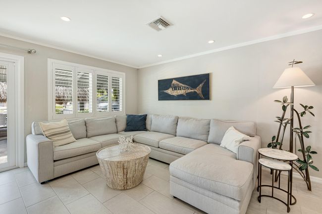 Living Room | Image 6