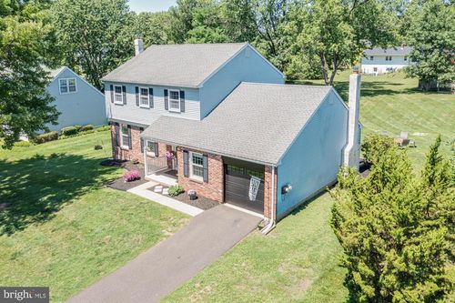327 Lenape Ln, CHALFONT, PA, 18914-3122 | Card Image