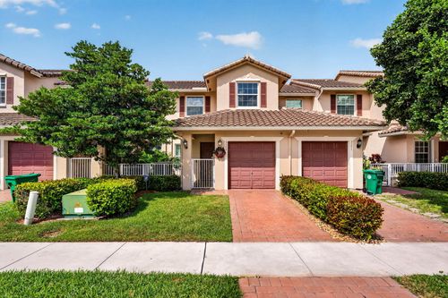 3355 Lakeside Dr, Davie, FL, 33328-1981 | Card Image