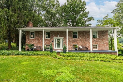 5366 Smith Kramer St Ne, Hartville, OH, 44632-9126 | Card Image