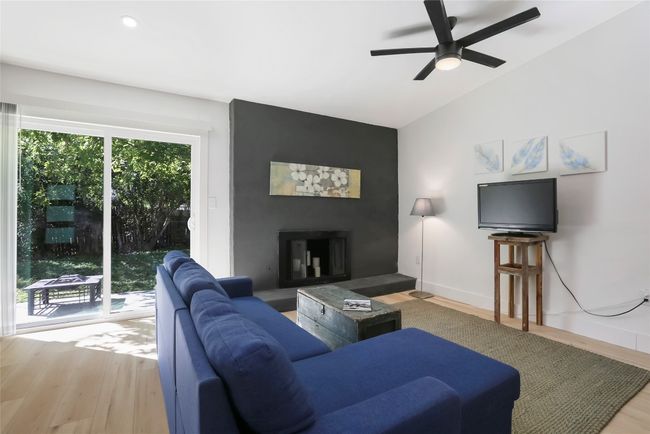 Wood burning fireplace with gas starter | Image 5