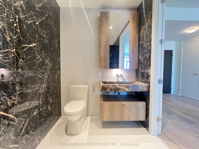4203 - 11 Yorkville Ave, Condo with 2 bedrooms, 1 bathrooms and null parking in Toronto ON | Image 9