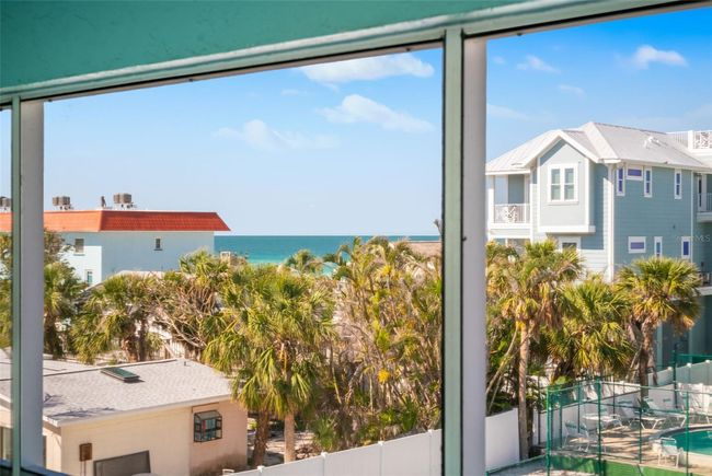 14 - 901 Gulf Dr S, Condo with 2 bedrooms, 2 bathrooms and null parking in Bradenton Beach FL | Image 6