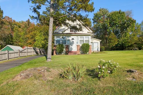 108 Woodland Ave, Bloomfield, CT, 06002-1807 | Card Image