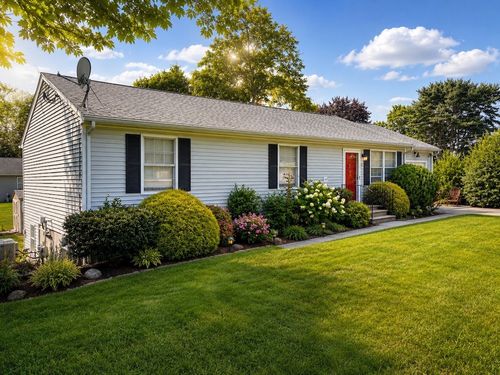11 Wilder Ave, Westerly, RI, 02891-3410 | Card Image