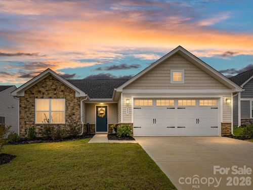 557 Nesbe St, Lancaster, SC, 29720-6142 | Card Image
