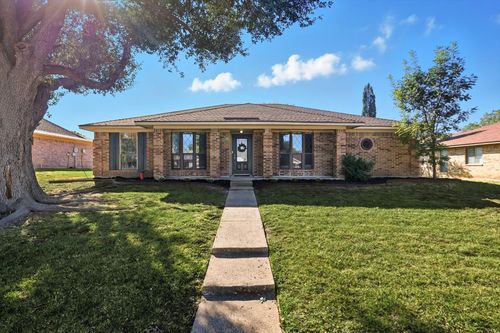 1012 Summertree Cir, Plano, TX, 75025-2561 | Card Image