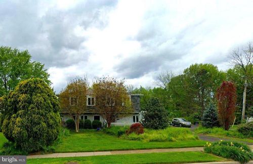 313 Trenton Rd, FAIRLESS HILLS, PA, 19030-2813 | Card Image