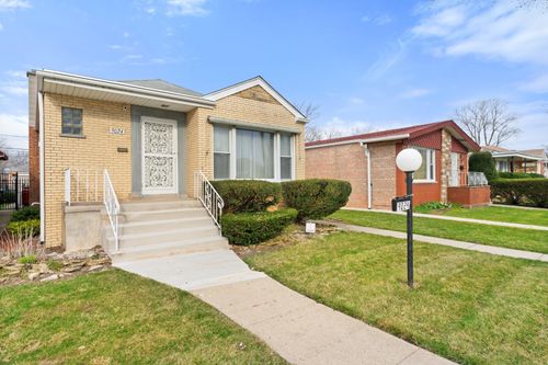 9024 S Luella Avenue, Chicago, IL, 60617 | Card Image