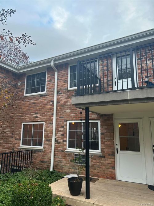 96-96 Jervis Ave, Farmingdale, NY, 11735-2423 | Card Image