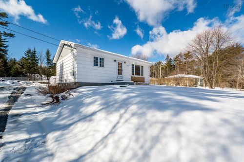1140 Highway 331, Pleasantville, NS, B0R1G0 | Card Image