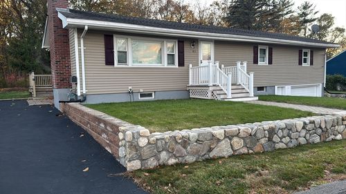 61 Willard St, Ayer, MA, 01432-1725 | Card Image