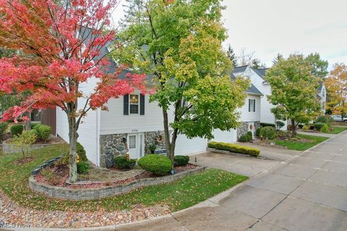 6794 Chaffee Ct, Brecksville, OH, 44141-2400 | Card Image