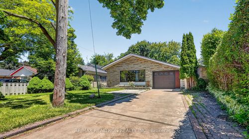 8 Bonnechere Cres, Scarborough, ON, M1K4Y8 | Card Image
