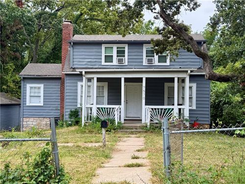 7570 Olive St, Kansas City, MO, 64132-2155 | Card Image