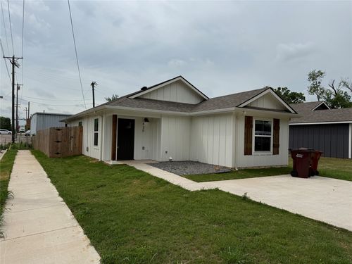 420 E 5th St, Bonham, TX, 75418-4005 | Card Image