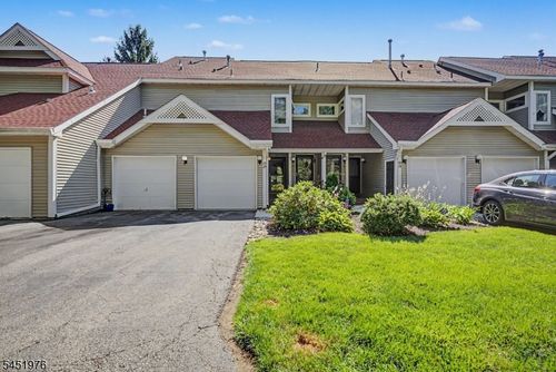 24 Pine Hollow Ct, Oak Ridge, NJ, 07438-9180 | Card Image