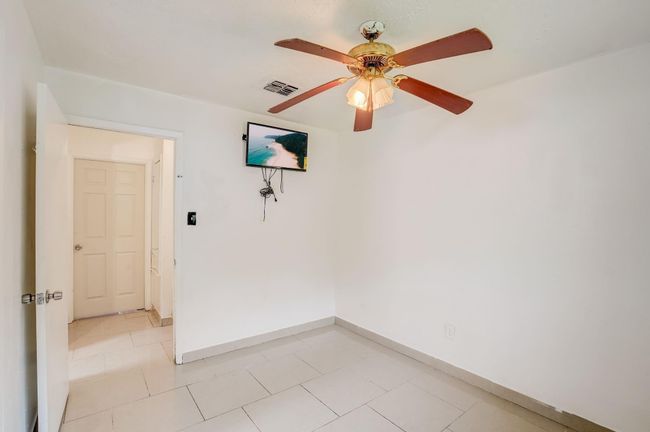 11055 Vailview Dr, House other with 3 bedrooms, 2 bathrooms and null parking in Houston TX | Image 14