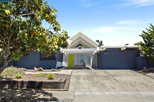 8010 Shay Dr, Oakland, CA, 94605-4220 | Card Image
