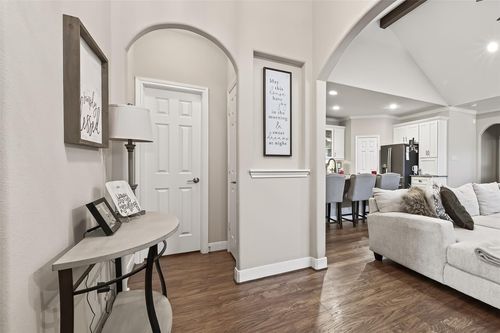 2026 Que Manor Dr, Houston, TX, 77090-2219 | Card Image