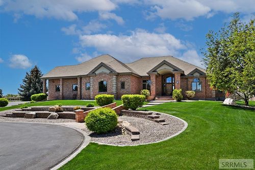 7695 N Riverfront Dr, Idaho Falls, ID, 83401-5967 | Card Image
