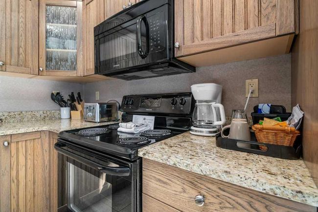 604-ANDAMP-605 - 401 4 St, Home with 2 bedrooms, 3 bathrooms and 2 parking in Elkwater AB | Image 6