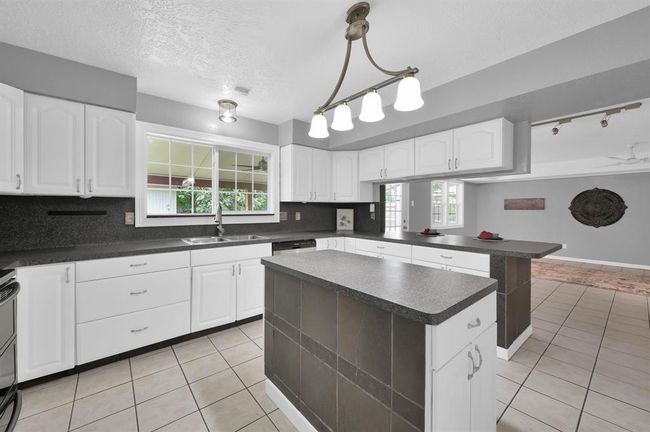 21719 Slippery Creek Ln, House other with 3 bedrooms, 3 bathrooms and 2 parking in Spring TX | Image 15